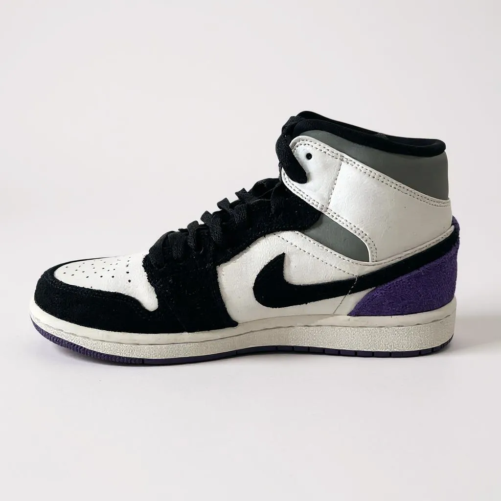 Jordan 1 Mid SE "Court Purple"